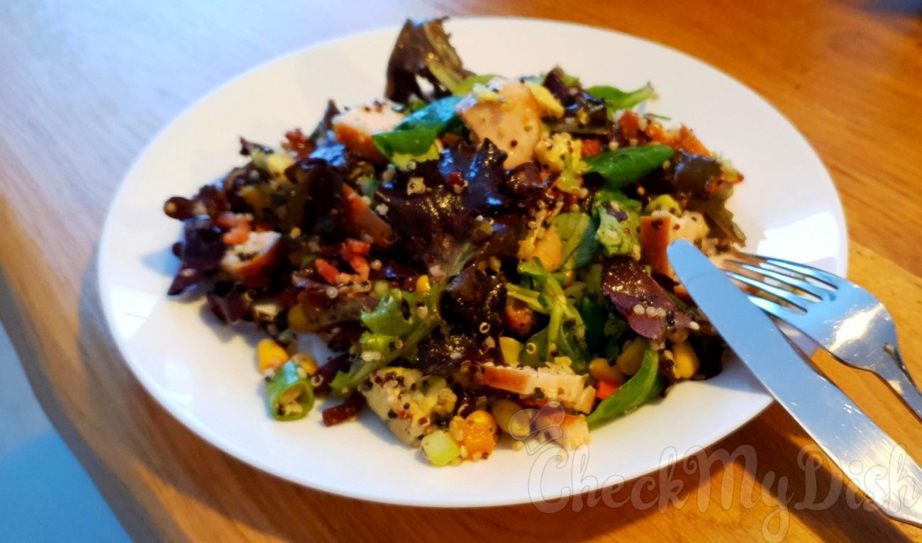 Quinoa salade met gerookte kip