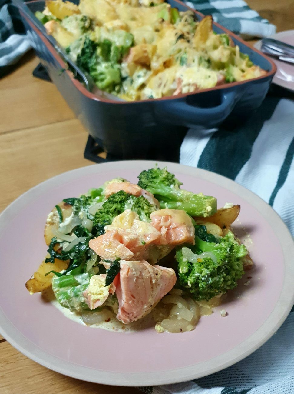 Ovenschotel met zalm, broccoli en room